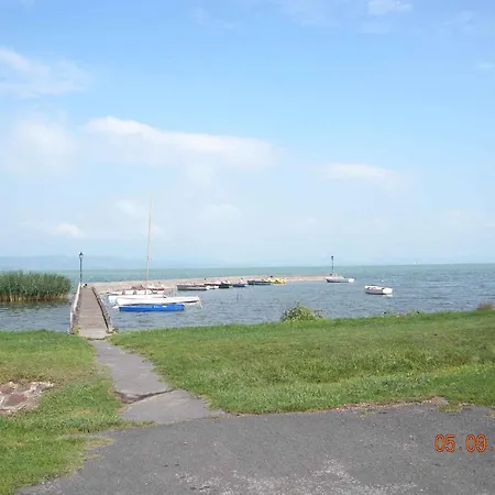 In - Balaton 18183 Апартаменты Балатонбоглар